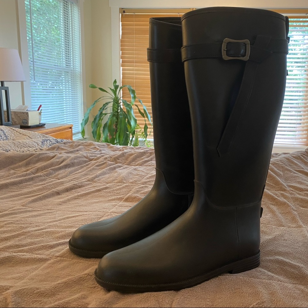 Dirty Laundry Black Rainboots